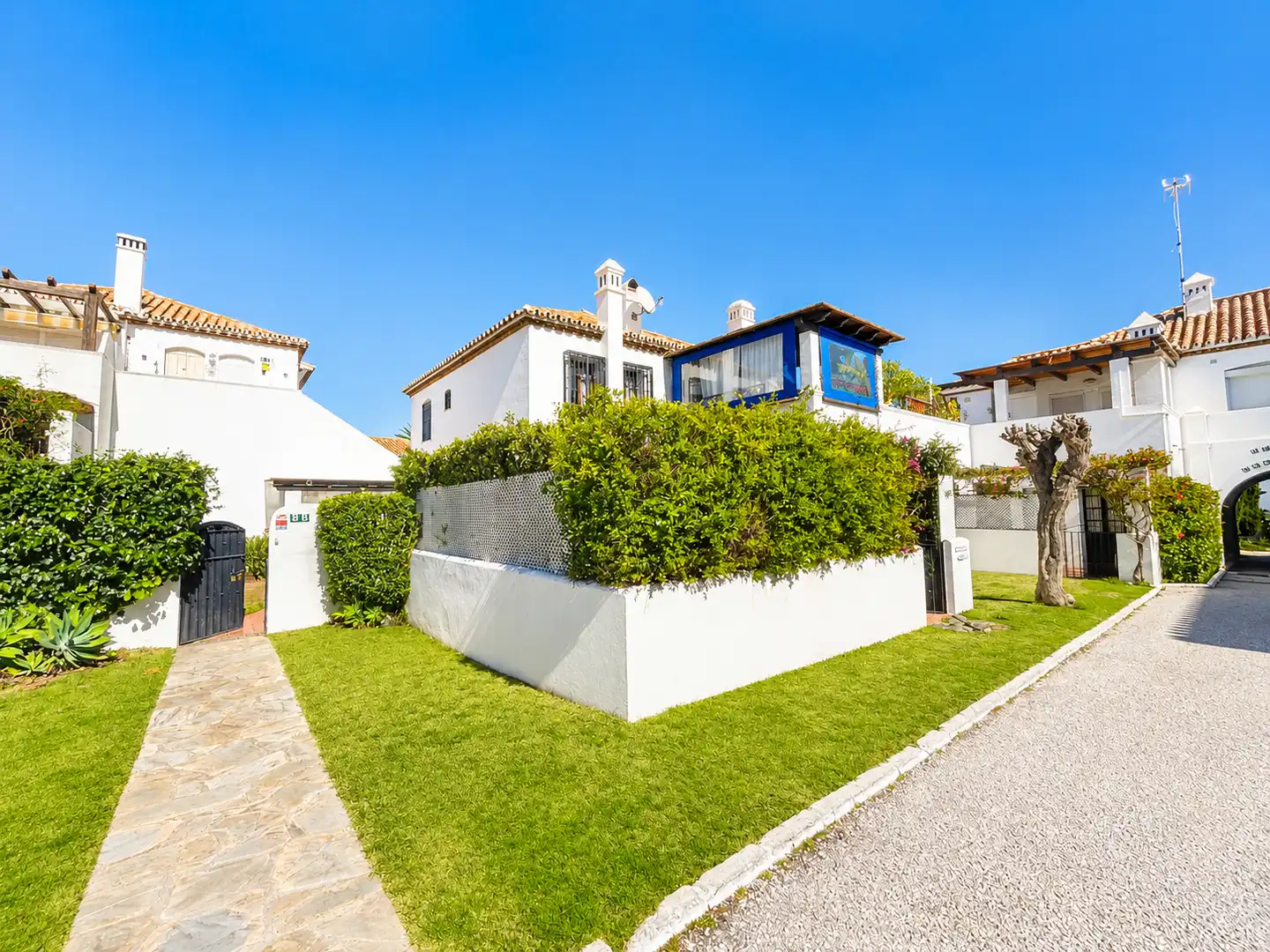 Vista exterior de Planta baixa en venda en Estepona amb Calefacció, Jardí privat i Terrassa