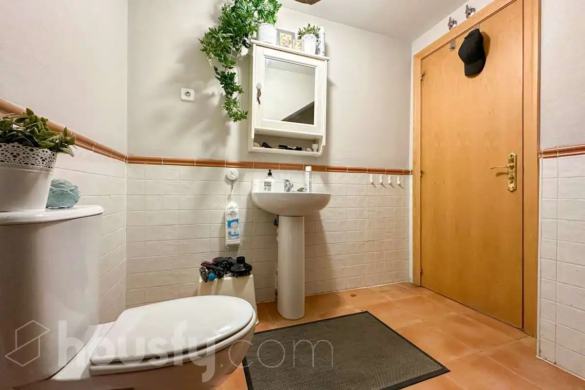 Bathroom of Houses for sale in Aranjuez  with Air Conditioner, Heating and Private garden