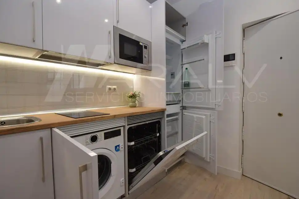 Apartament amb ascensor en venda a Calle de los Relatores, imagen 8