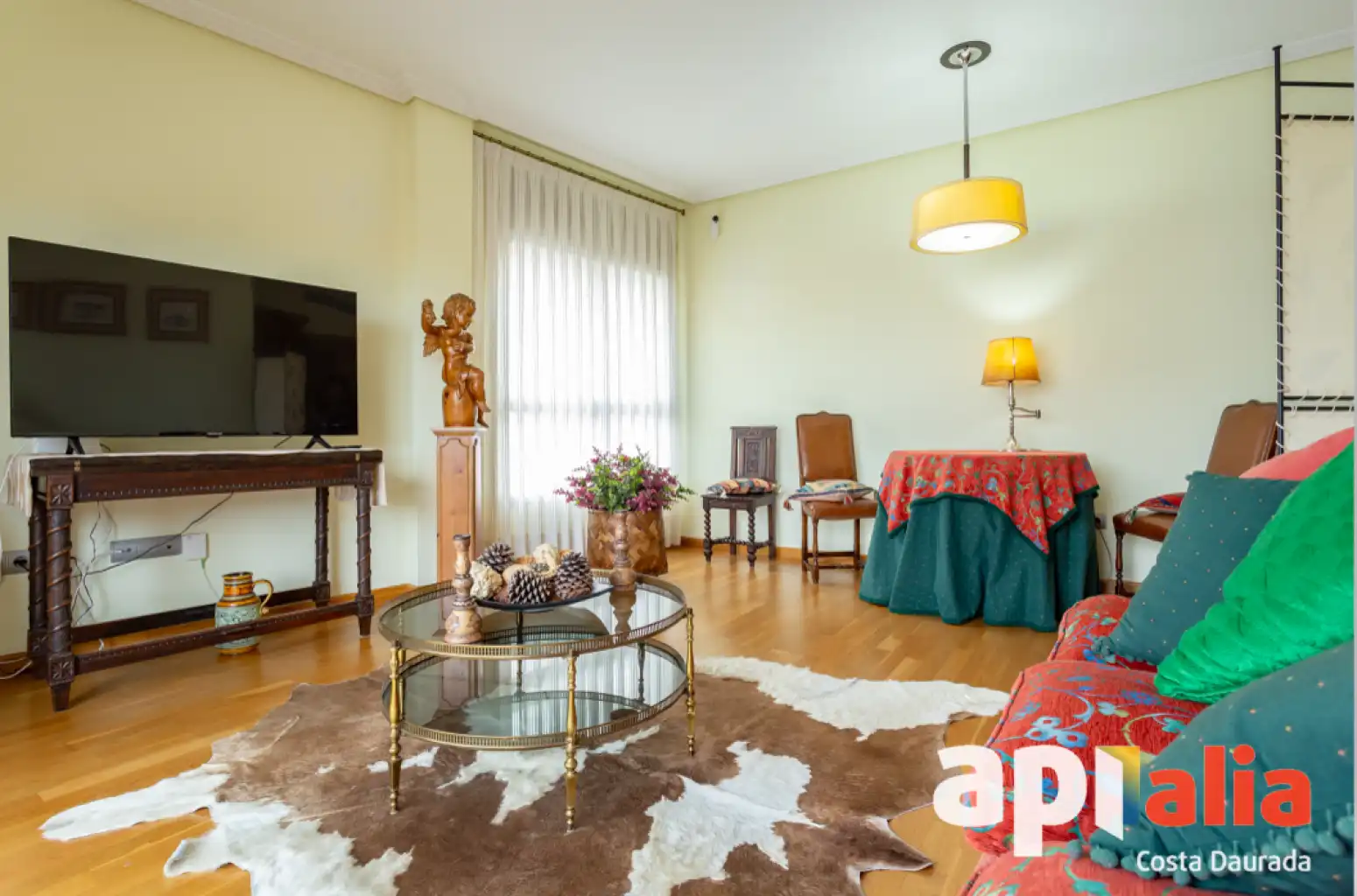 Living room of Flat for sale in Cambrils  with Heating, Parquet flooring and Swimming Pool
