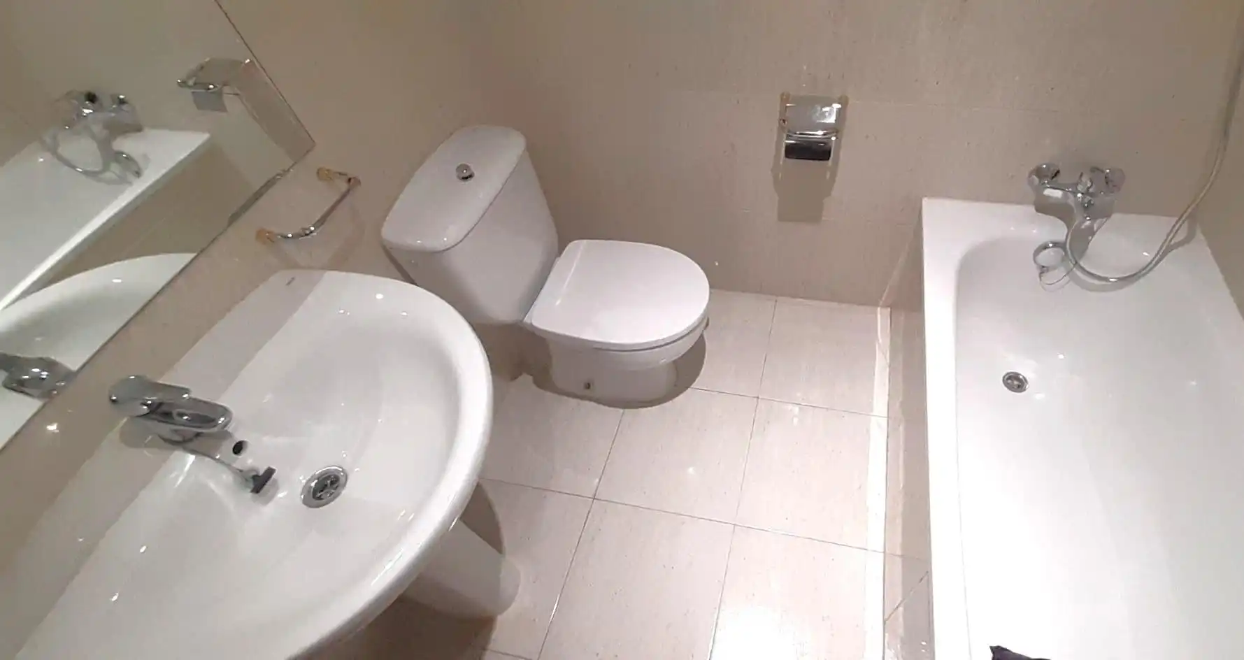 Badezimmer von Wohnung zur Miete in Valladolid mit Heizung und Abstellraum