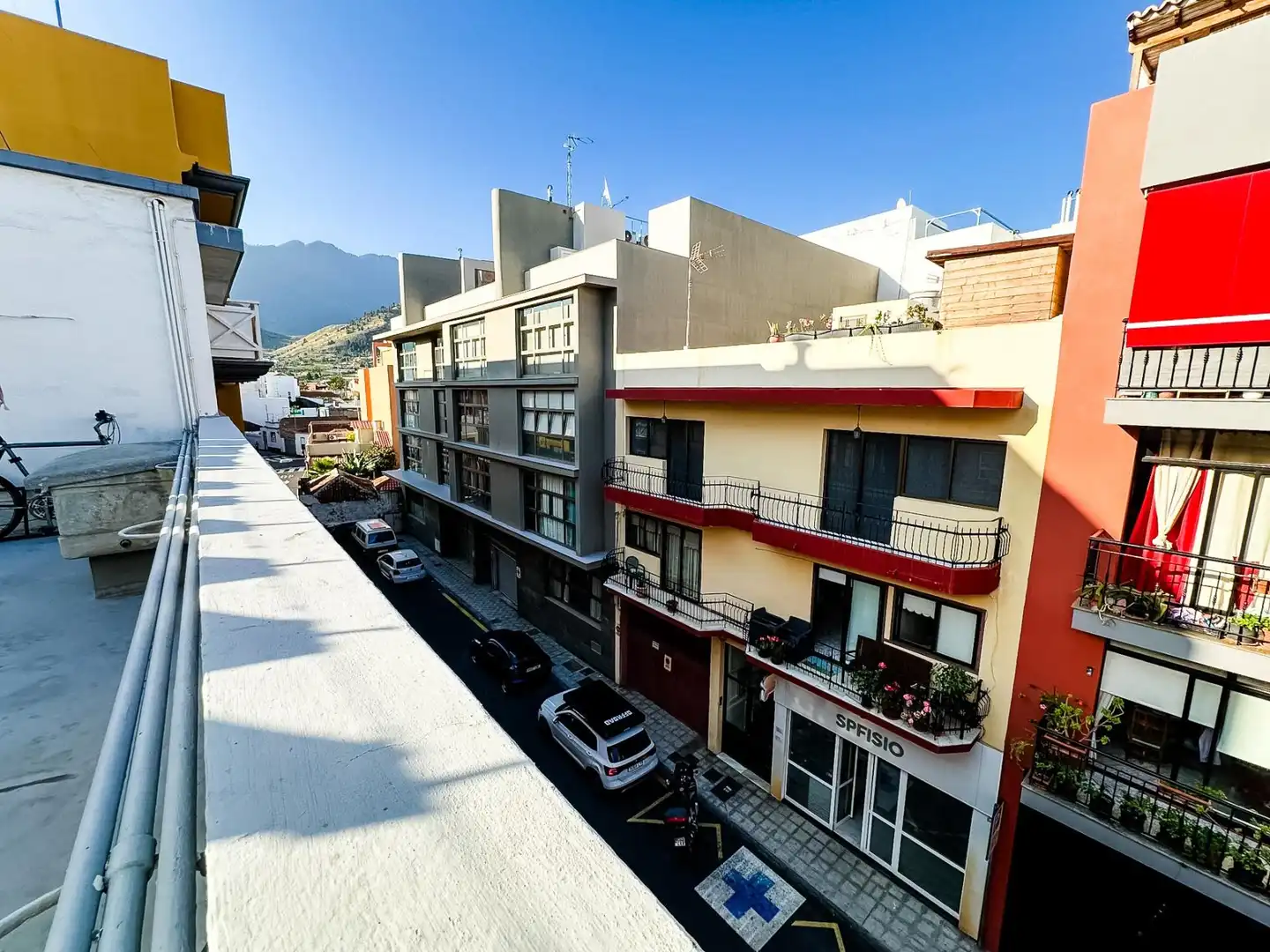 Vista exterior de Edificio en venta en Los Llanos de Aridane