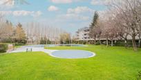 Piscina de Pis en venda en El Escorial amb Terrassa