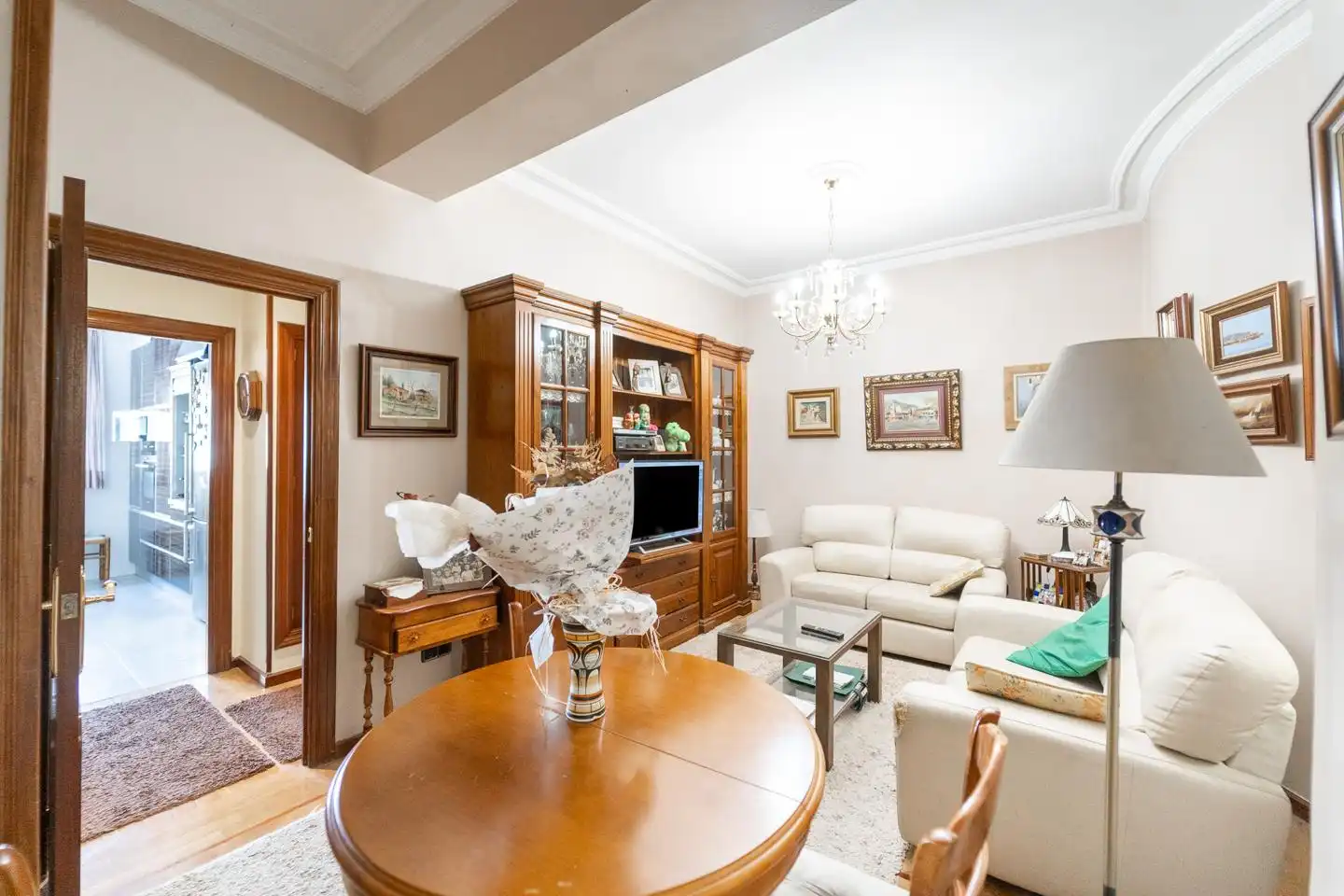 Piso con ascensor en venta en Calle Carreño Miranda, imagen 2