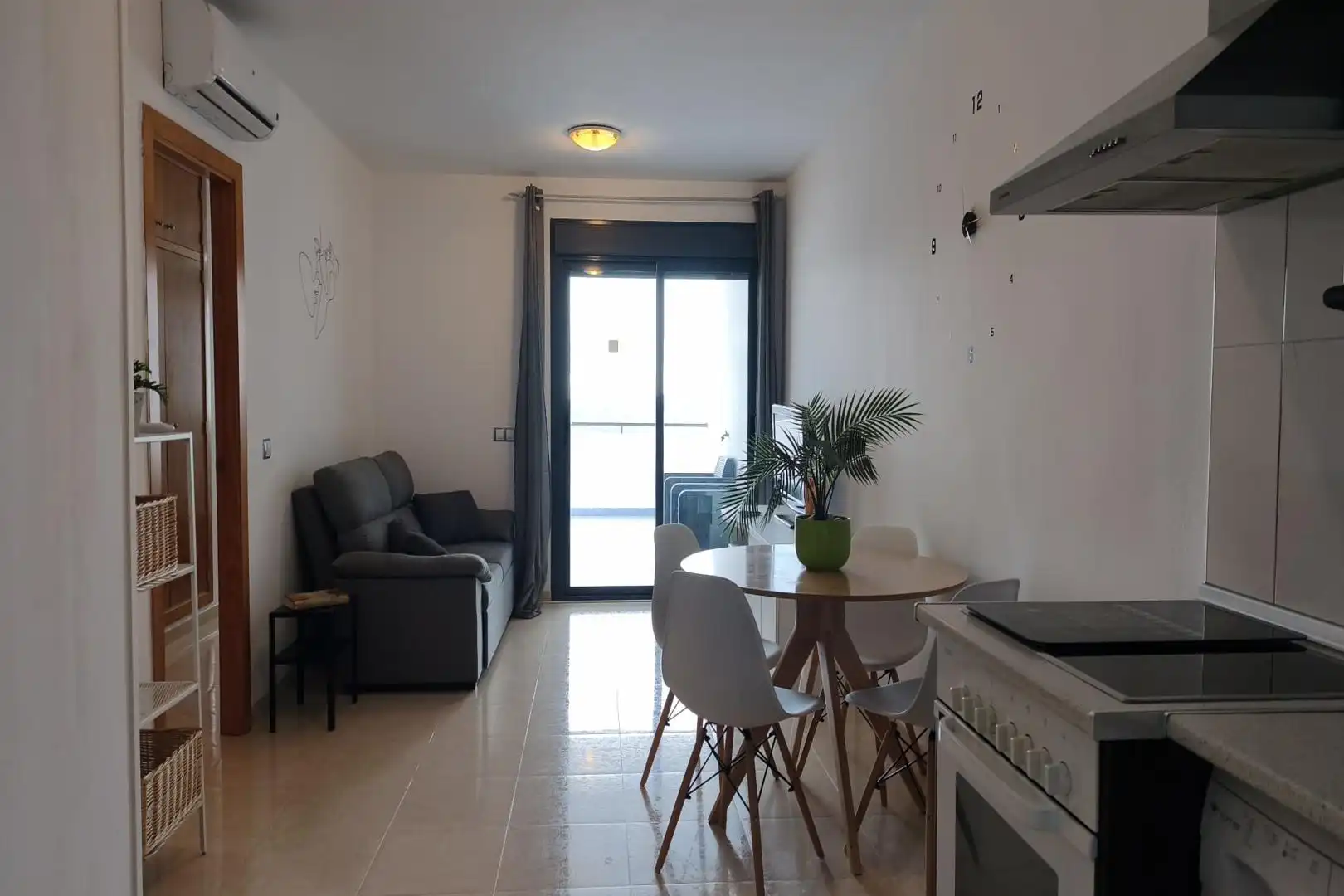 Sala d'estar de Apartament en venda en Vícar amb Aire condicionat, Terrassa i Moblat