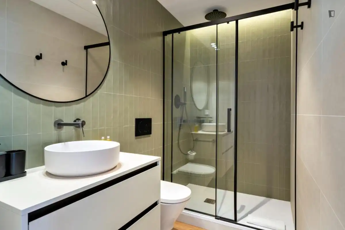 Baño de Apartamento de alquiler en  Barcelona Capital con Aire acondicionado, Calefacción y Amueblado