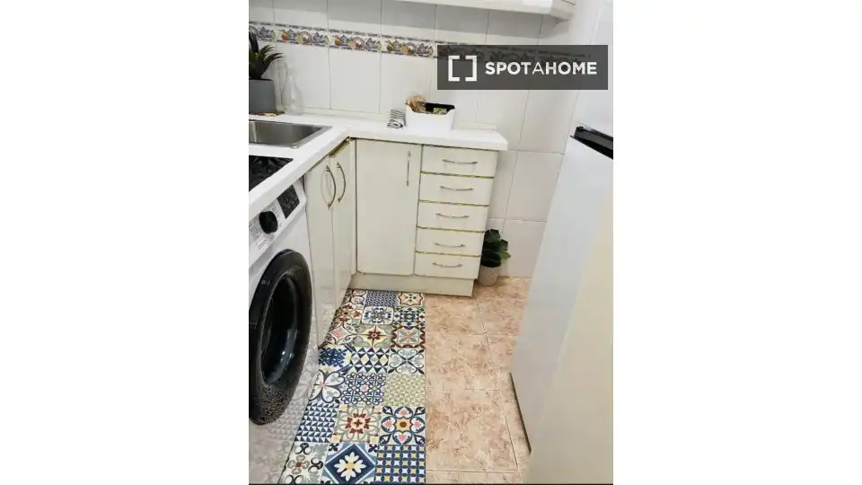 Habitación de Piso de alquiler en Madrid con Aire acondicionado, Calefacción y Amueblado