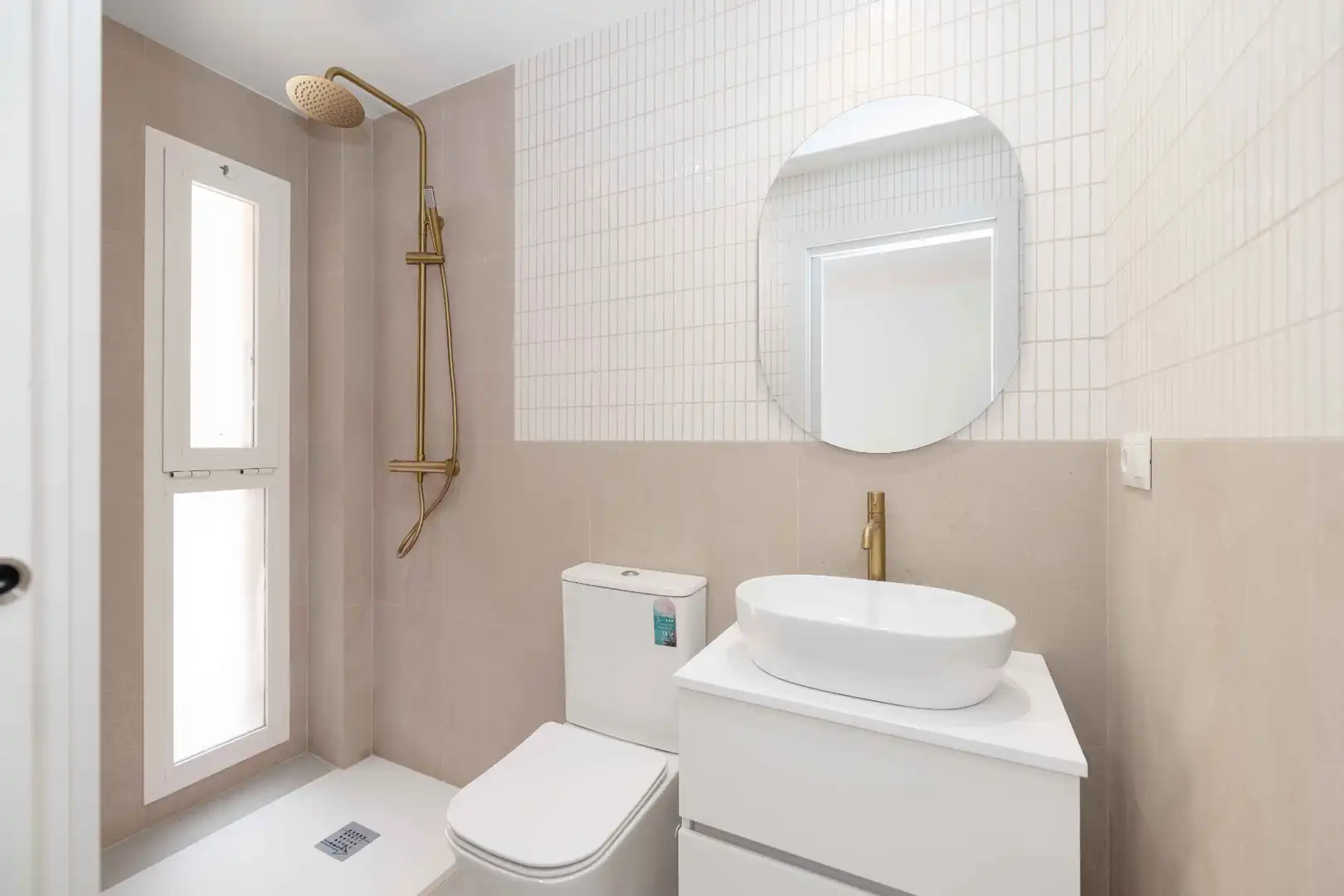 Bany de Apartament en venda en Málaga amb Aire condicionat, Calefacció i Internet