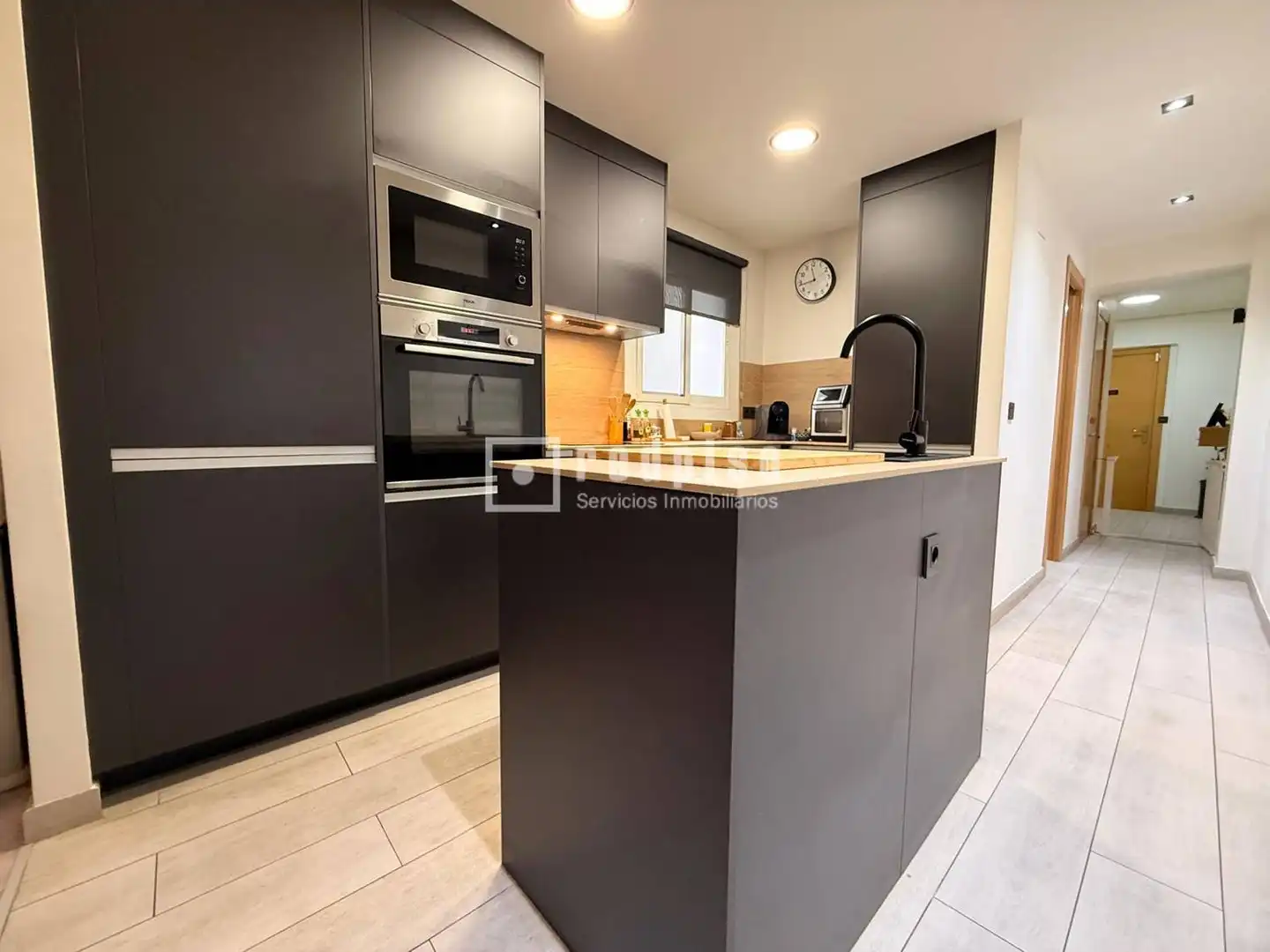 Cocina de Piso en venta en Valencia con Aire acondicionado, Trastero y Amueblado