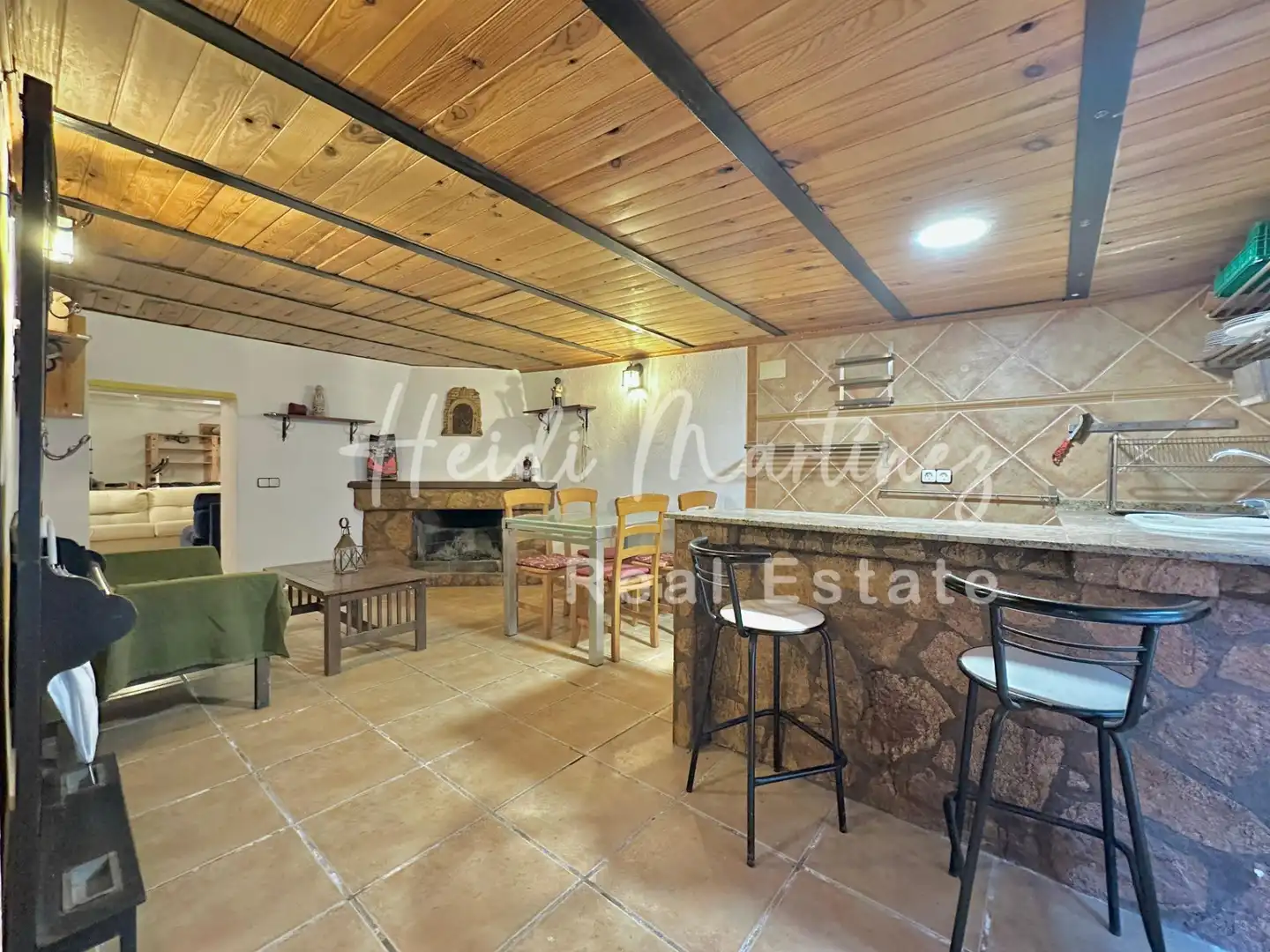 Cuina de Casa o xalet en venda en Molins de Rei amb Aire condicionat, Calefacció i Jardí privat