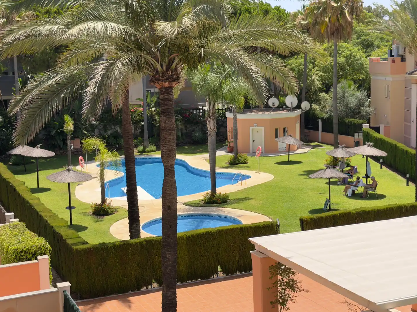 Jardí de Àtic en venda en Marbella amb Aire condicionat, Terrassa i Piscina comunitària