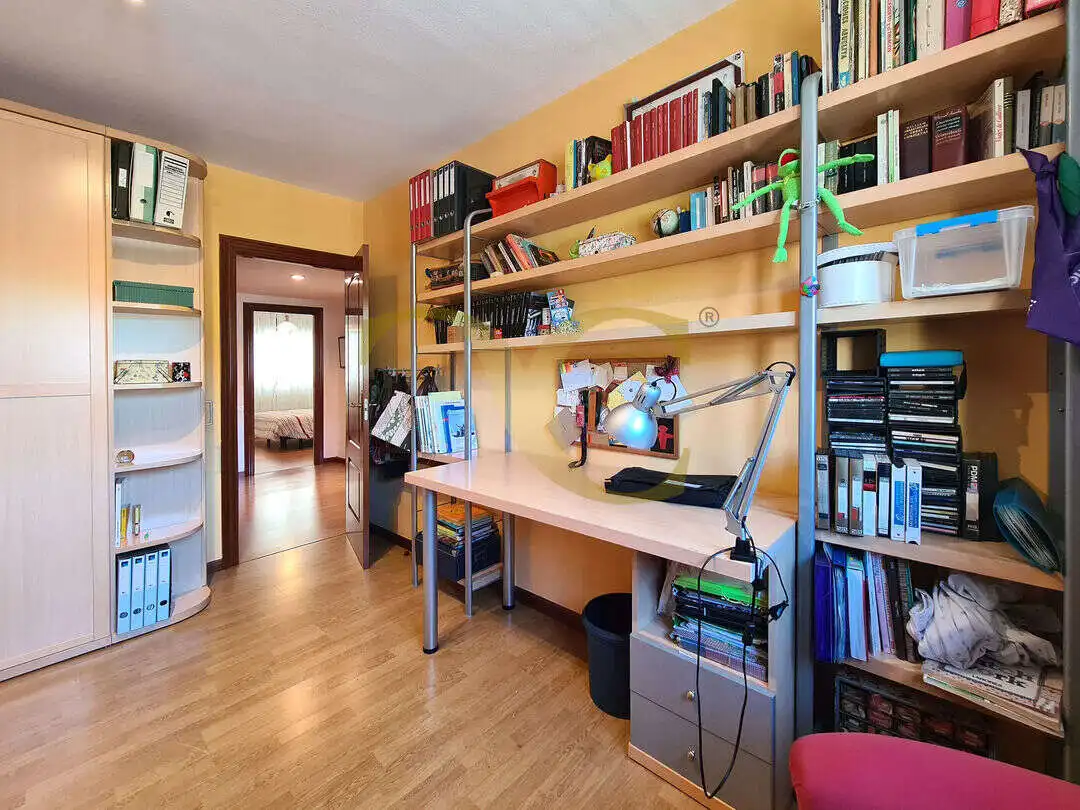 Bedroom of Flat for sale in Oviedo   with Heating