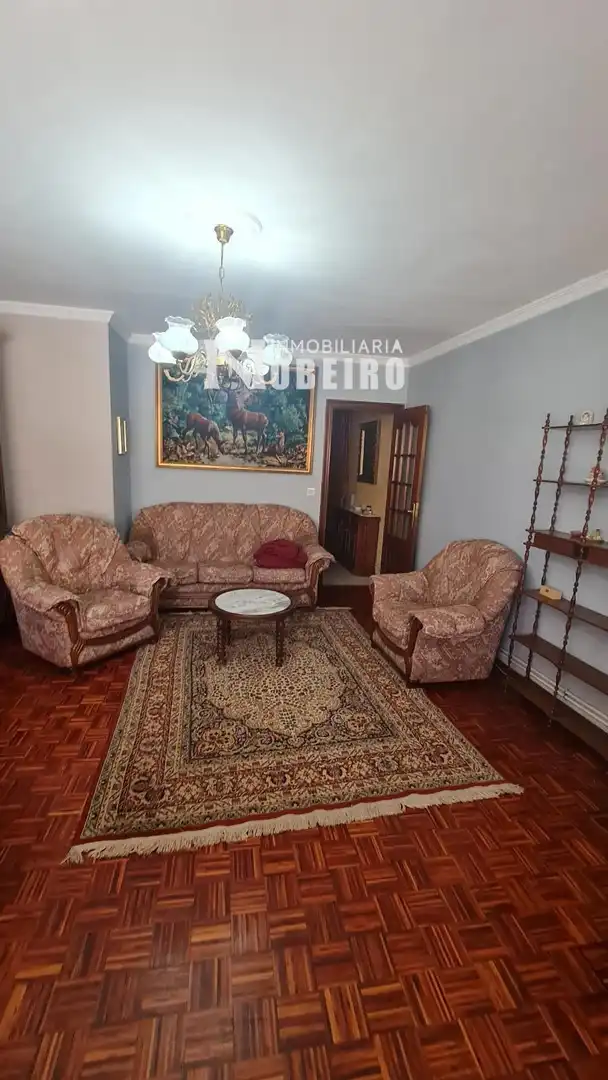 Sala d'estar de Pis en venda en Lugo amb Calefacció, Traster i Moblat