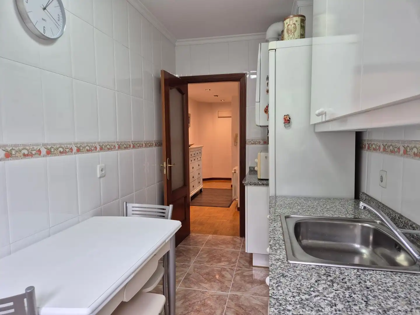 Küche von Wohnung zum Verkauf in Gijón  mit Heizung, Abstellraum und Schwimmbad