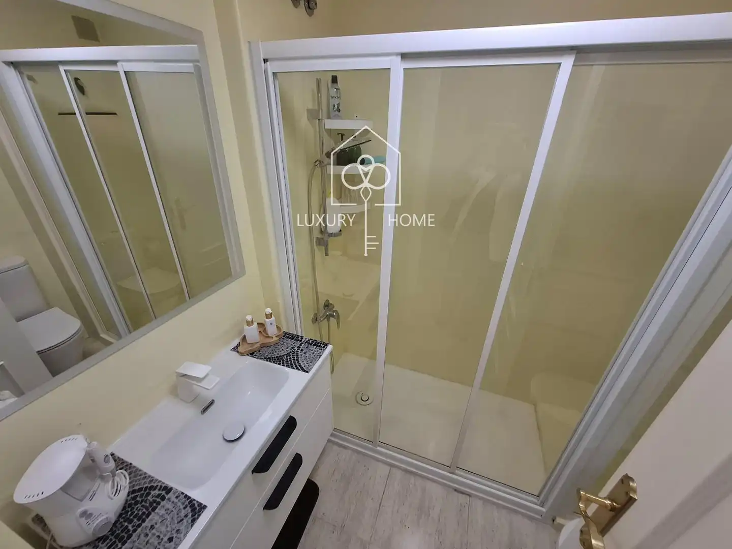 Baño de Piso en venta en Viladecans con Aire acondicionado, Calefacción y Terraza
