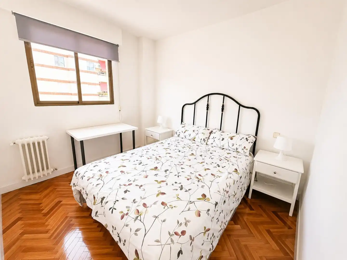 Bedroom of Flat for rent in Madrid  with Air Conditioner, Heating and Furnished