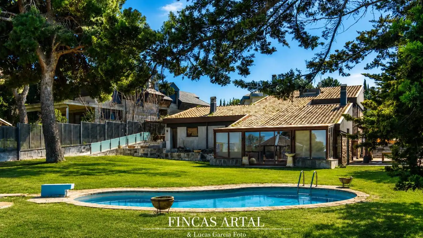 Garden of Houses for sale in Zaragoza  with Air Conditioner, Heating and Private garden