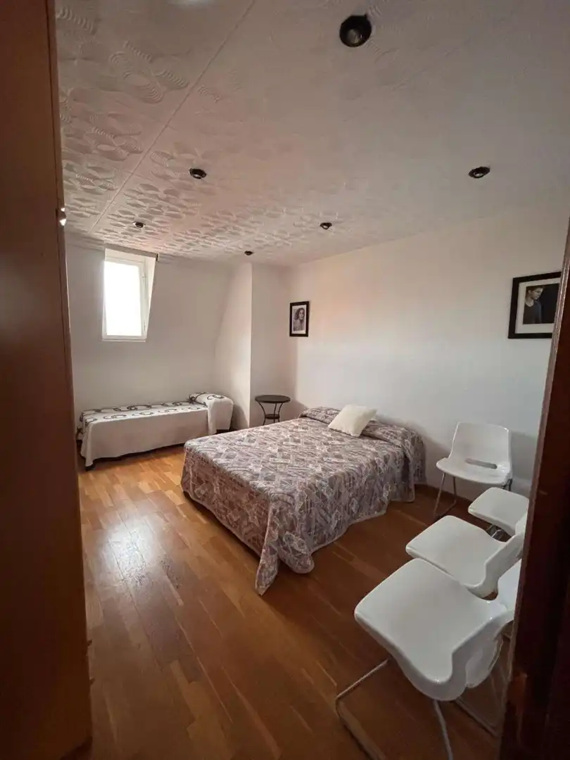 Schlafzimmer von Wohnung zur untervermieten in Sabadell mit Klimaanlage, Terrasse und Möbliert