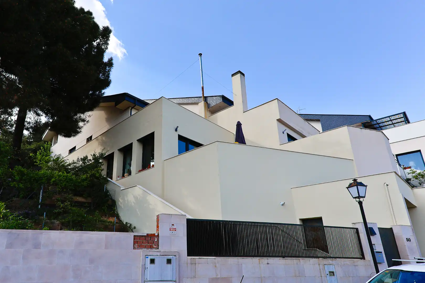 Casa aparellada amb terrassa en venda a Calle de Ignacio