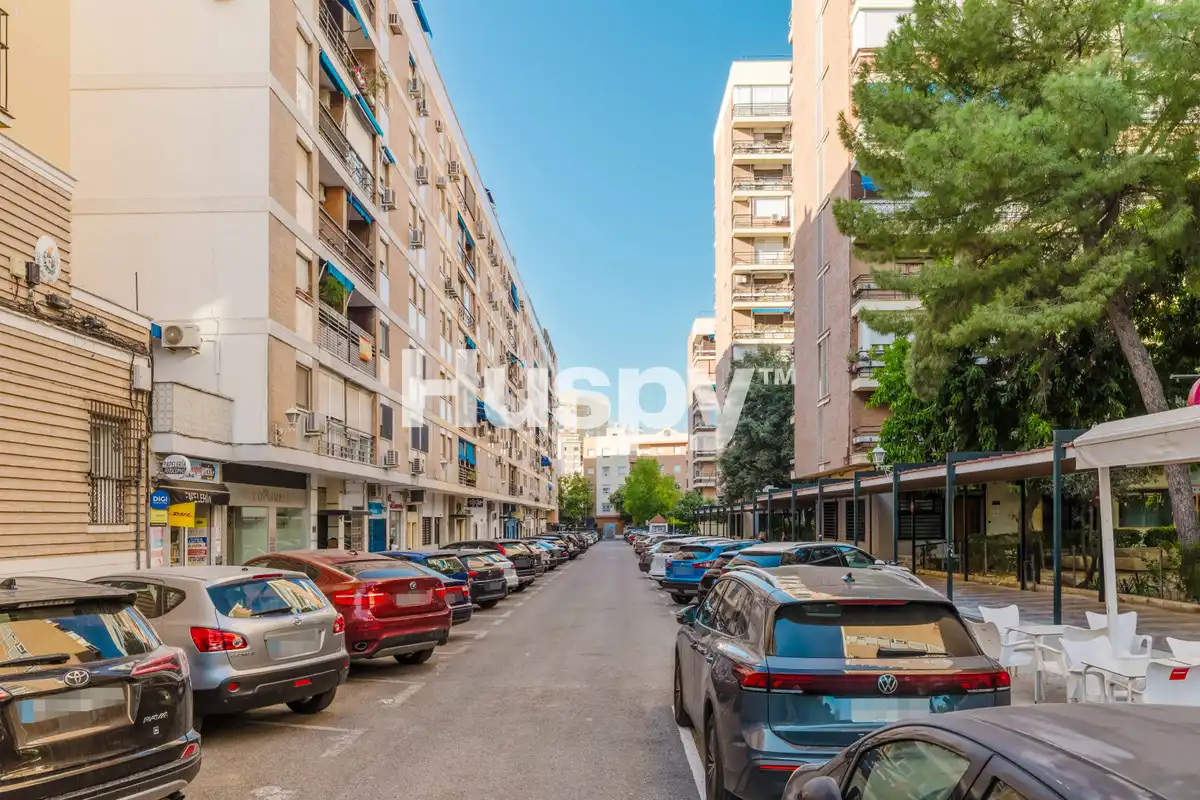 Vista exterior de Pis en venda en Nervión