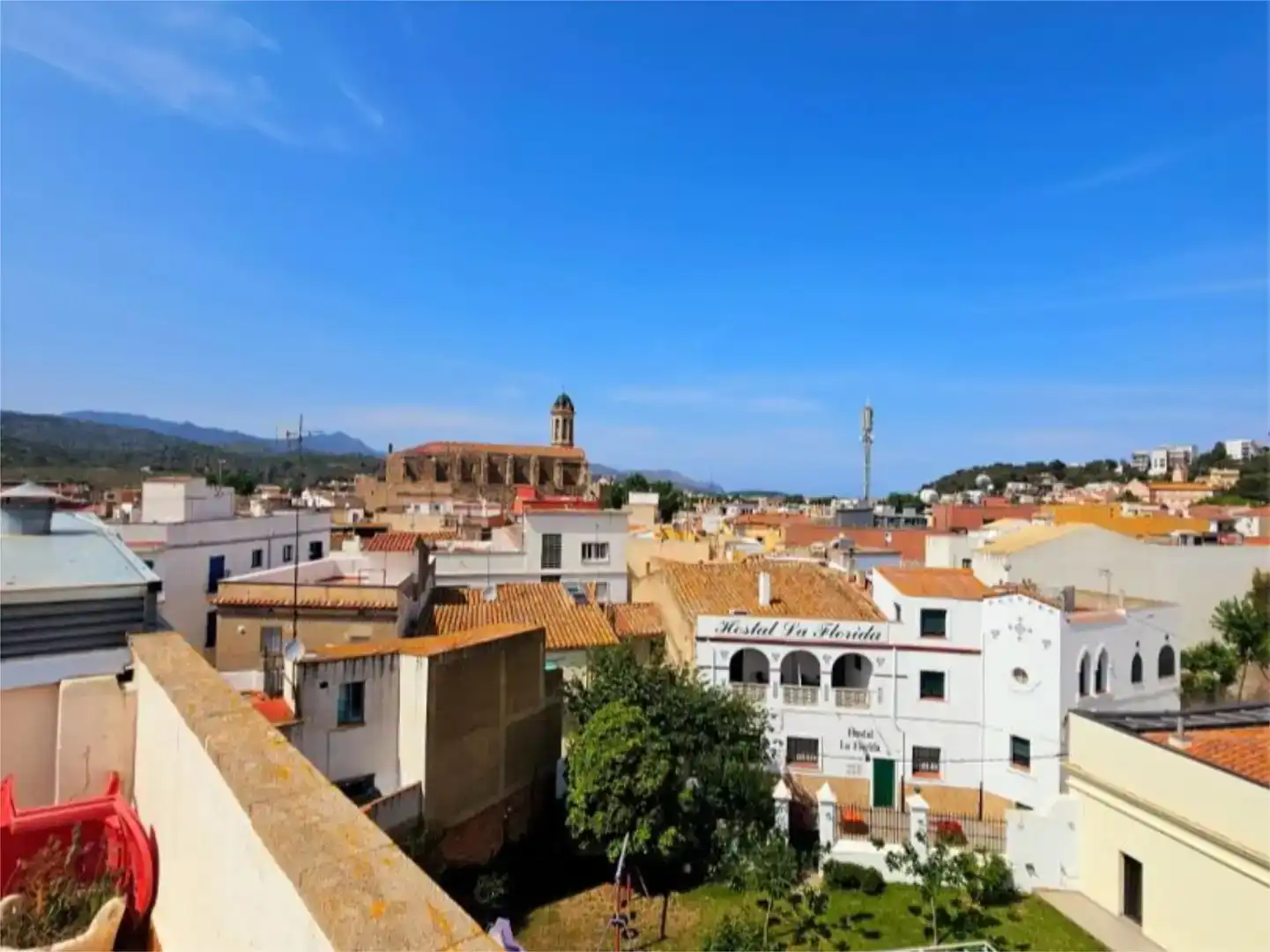Vista exterior de Pis en venda en Llançà amb Aire condicionat i Balcó