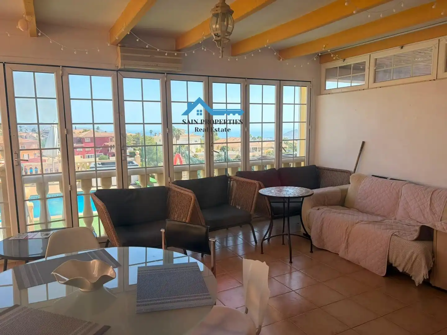 Casa aparellada amb terrassa en venda a Coloma, imagen 3