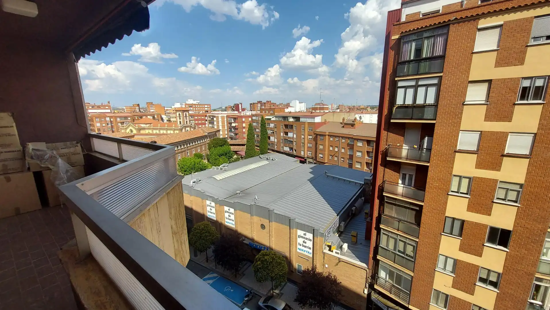 Vista exterior de Pis de lloguer en Valladolid amb Calefacció, Moblat i Balcó