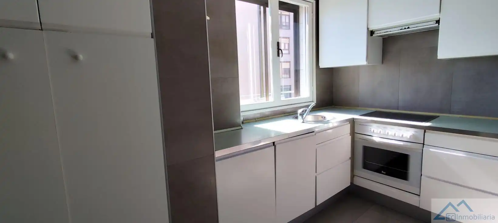 Cocina de Piso en venta en Santander con Calefacción y Parquet