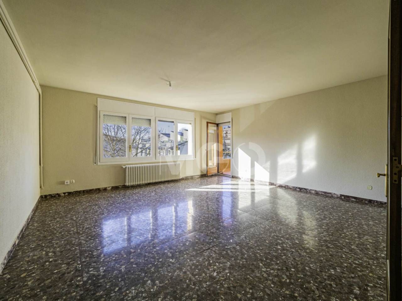 Living room of Flat for sale in Vic  with Heating, Private garden and Storage room