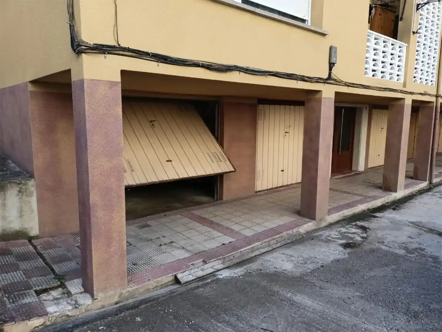 Aparcament de Pis en venda en Valle de Losa amb Balcó
