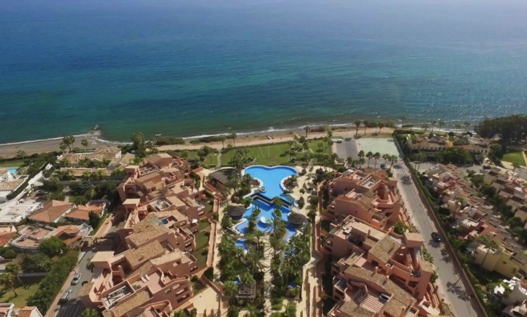 Vista exterior de Apartamento en venta en Estepona con Aire acondicionado, Terraza y Piscina