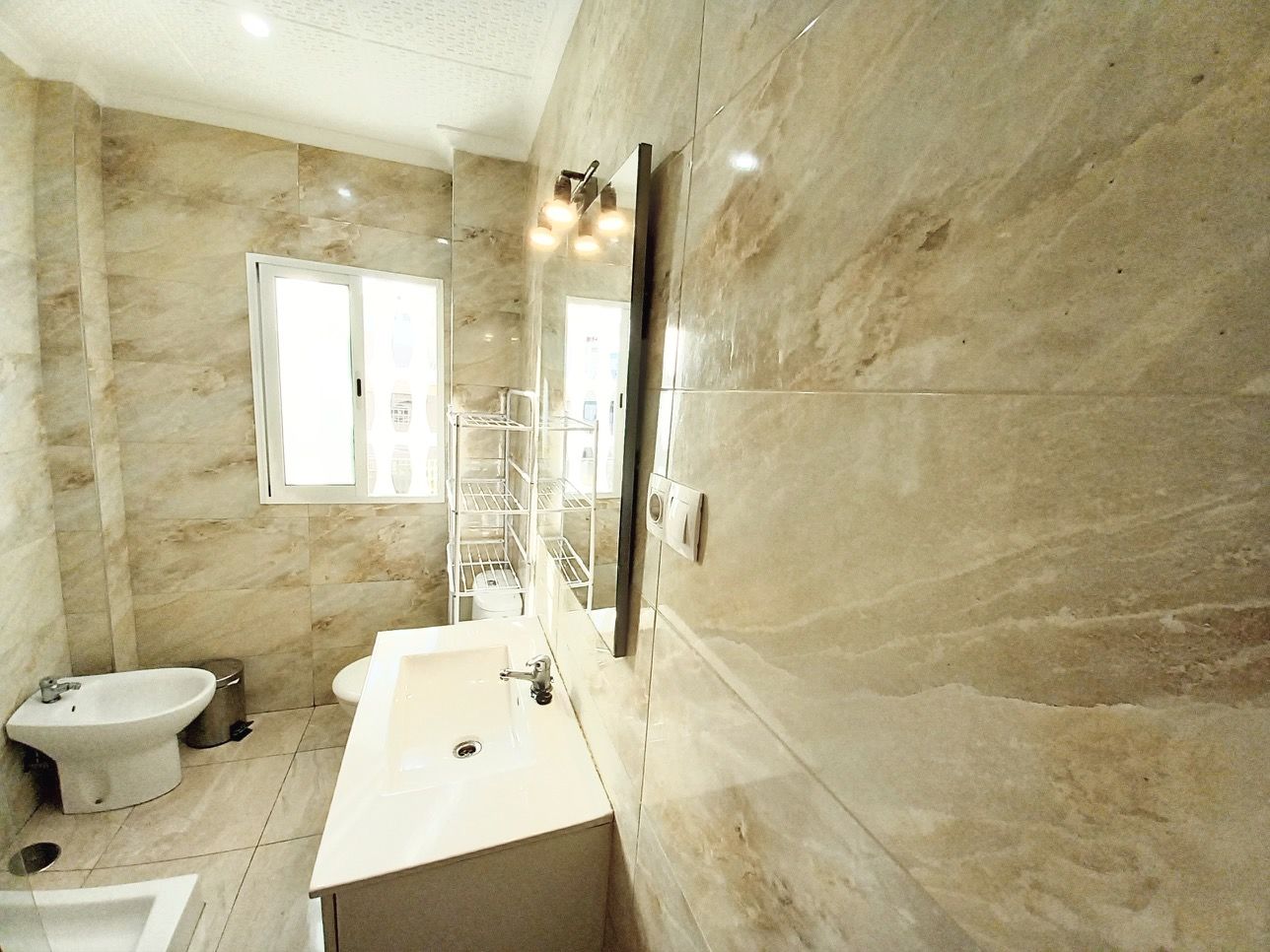 Bathroom of Flat for sale in Alicante / Alacant  with Terrace, Furnished and Balcony