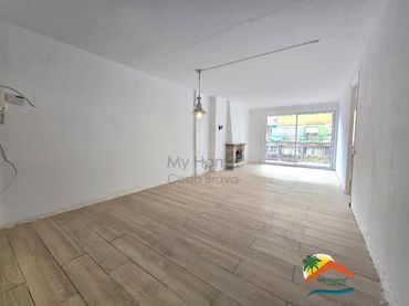 Appartamento con balcone in vendita a Centre