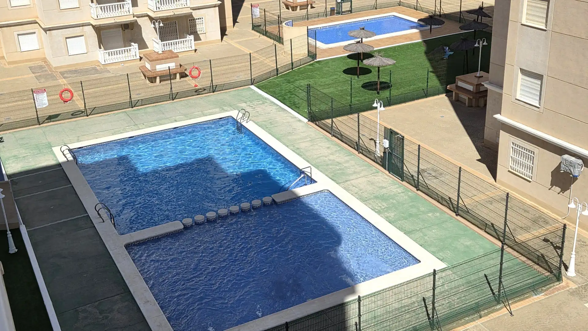 Piscina de Piso en venta en Cartagena con Aire acondicionado, Trastero y Amueblado