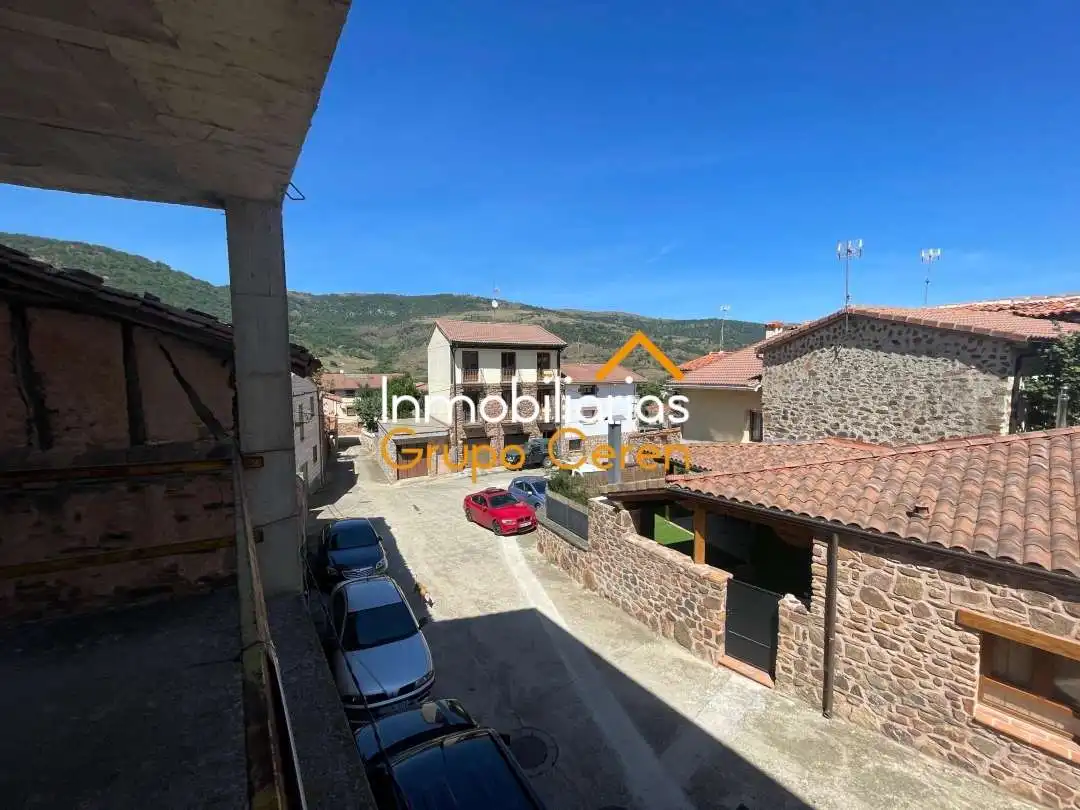 Buildings for sale in Valgañón