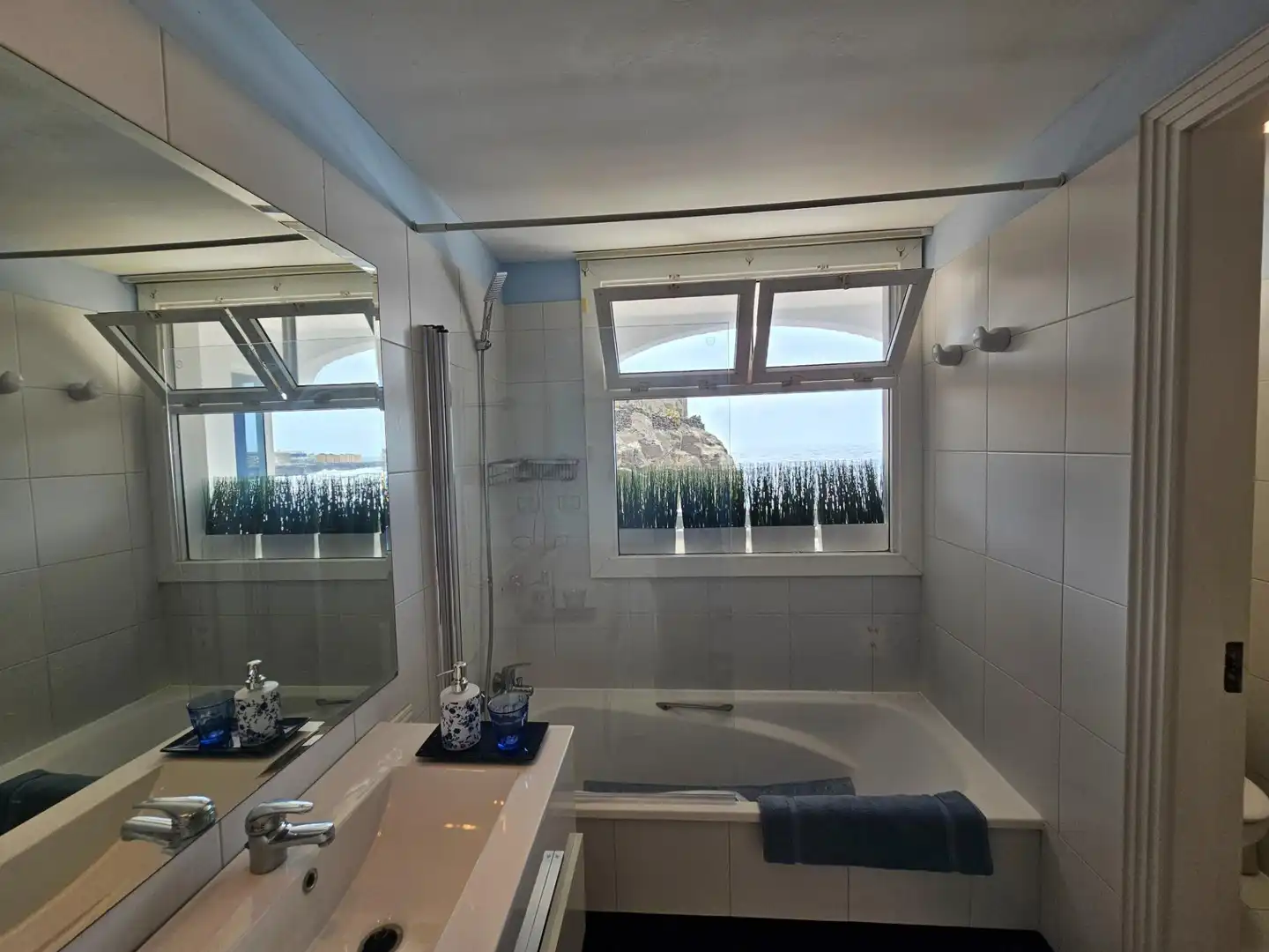 Bany de Pis de lloguer en Telde amb Piscina comunitària