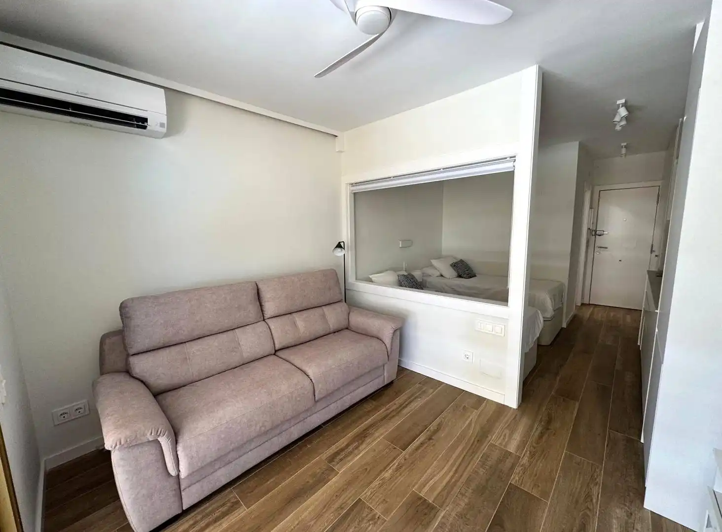 Apartments for rent in Avenida DIPUTACIO, Cap de Sant Pere
