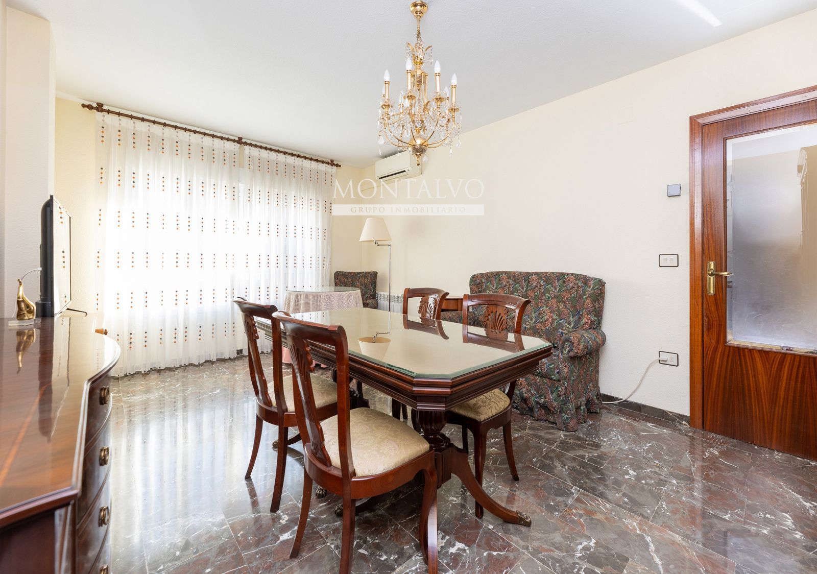 Dining room of Flat for sale in  Granada Capital  with Storage room, Swimming Pool and Community pool