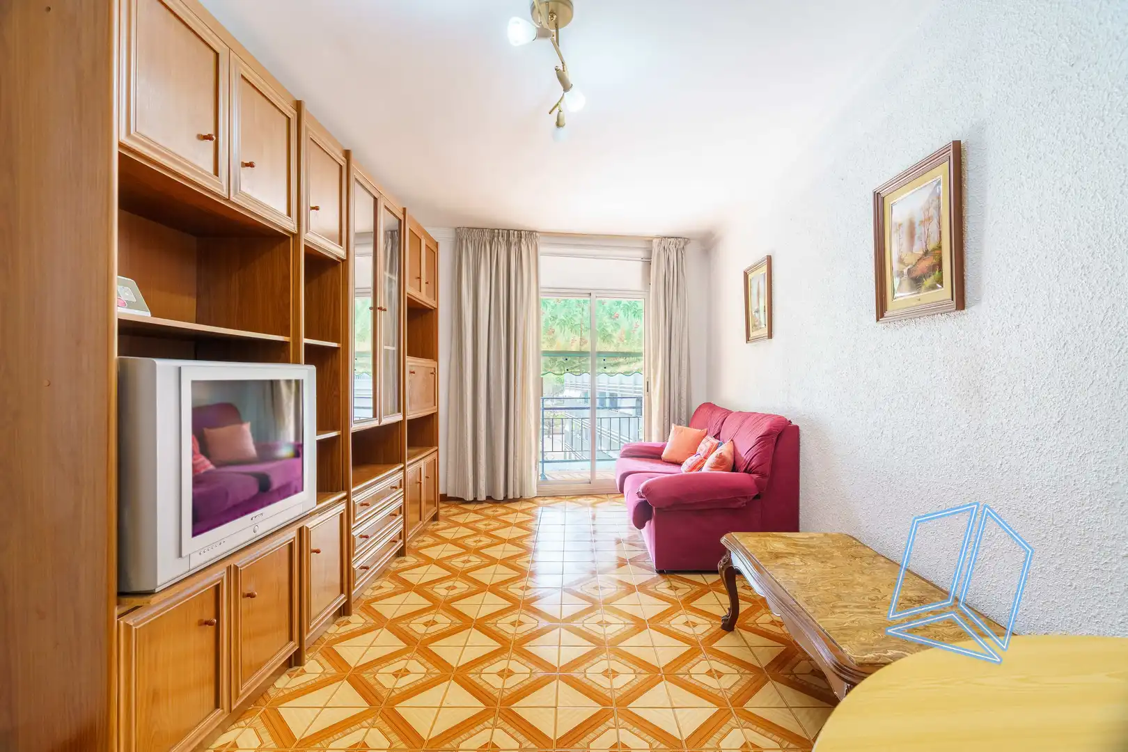 Sala de estar de Piso en venta en L'Hospitalet de Llobregat con Balcón