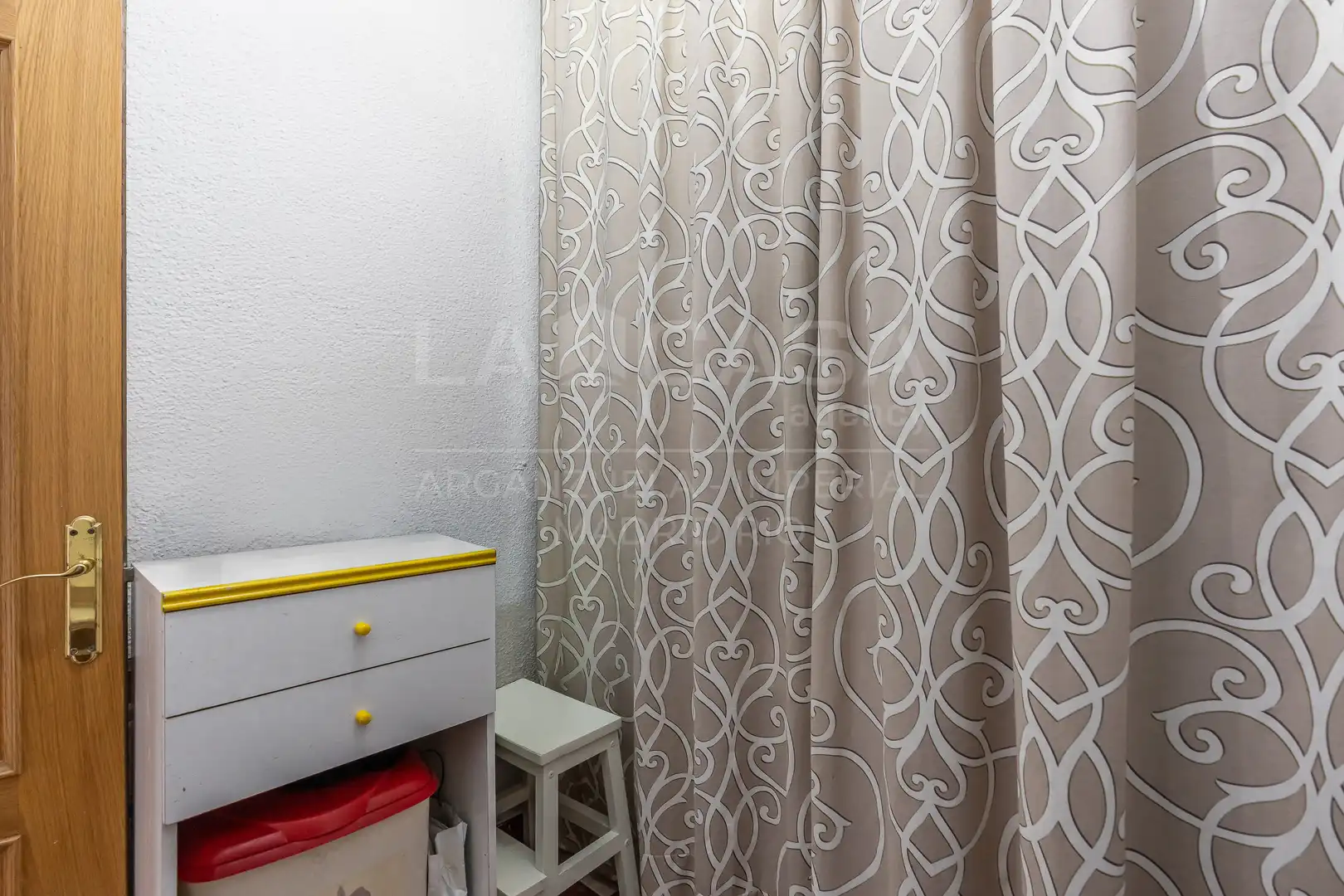 Bedroom of Flat for sale in Madrid  with Air Conditioner, Heating and Balcony