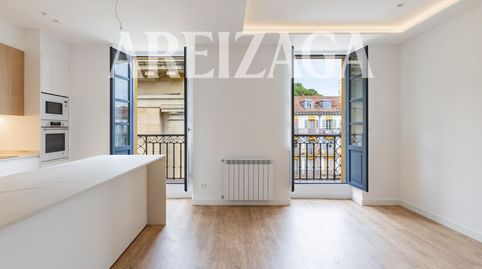Foto 2 de Piso en venta en Constitución Plaza, 15, Parte Vieja, Donostia - San Sebastián