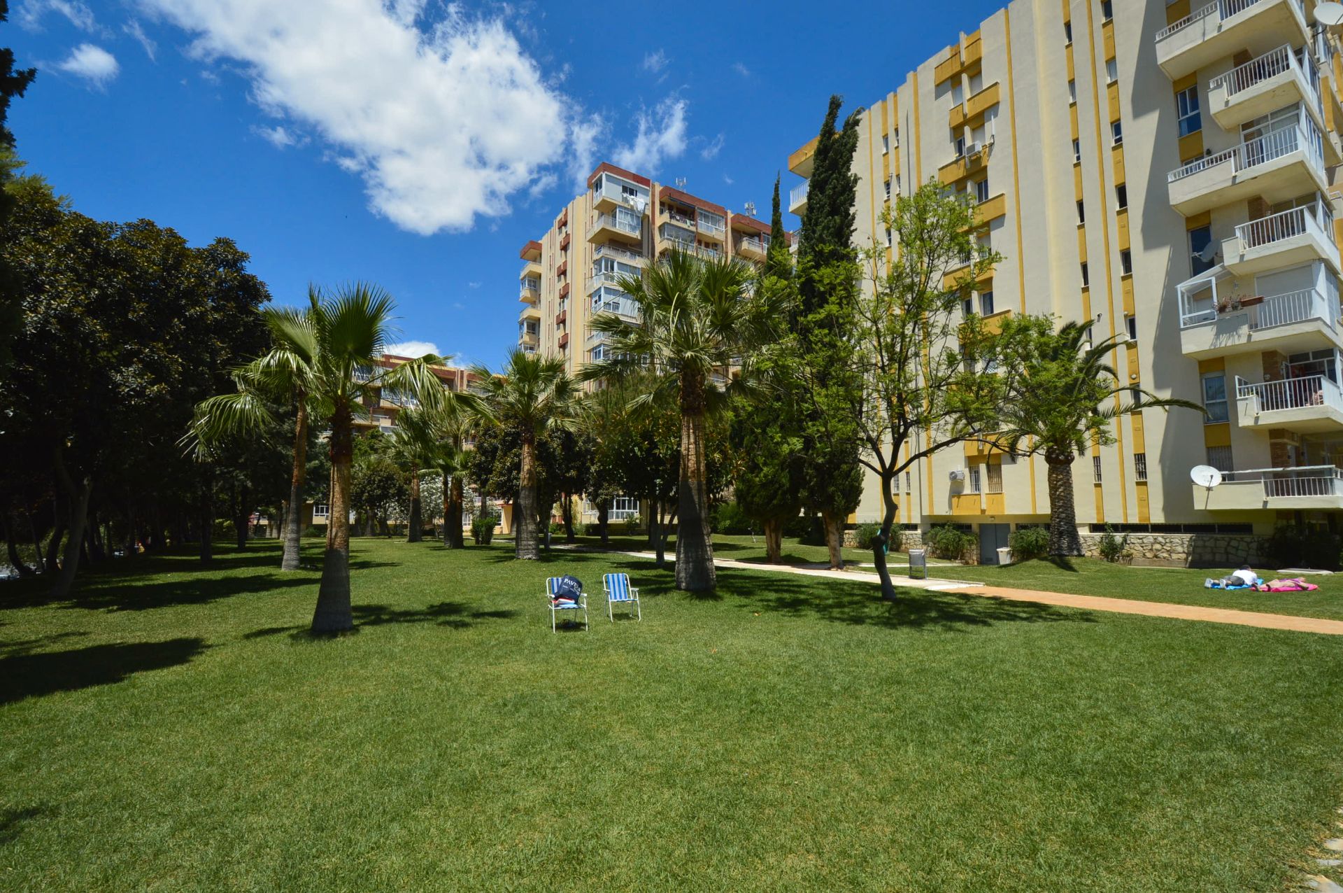 Vista exterior de Apartament en venda en Benalmádena amb Aire condicionat, Terrassa i Moblat