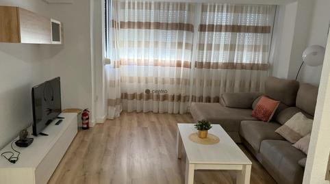 Foto 3 de Piso de alquiler en Plaza de Toros - Avenida Chapí - Trinquete, Elda