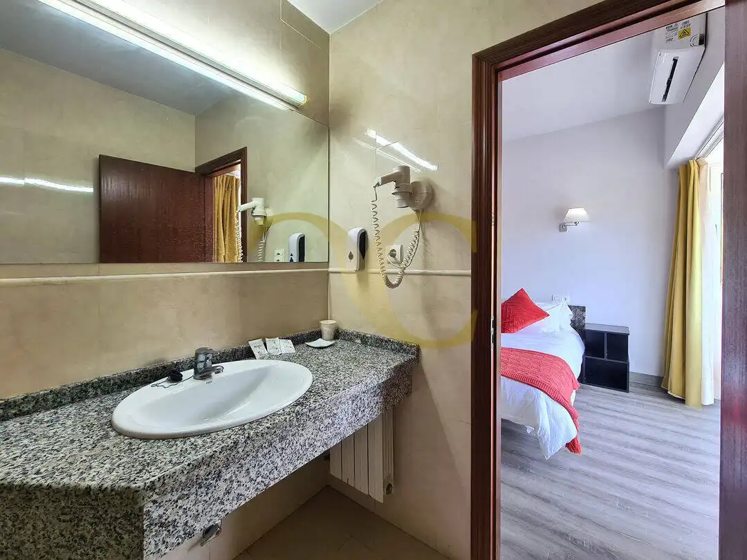 Bany de Edifici en venda en Candamo