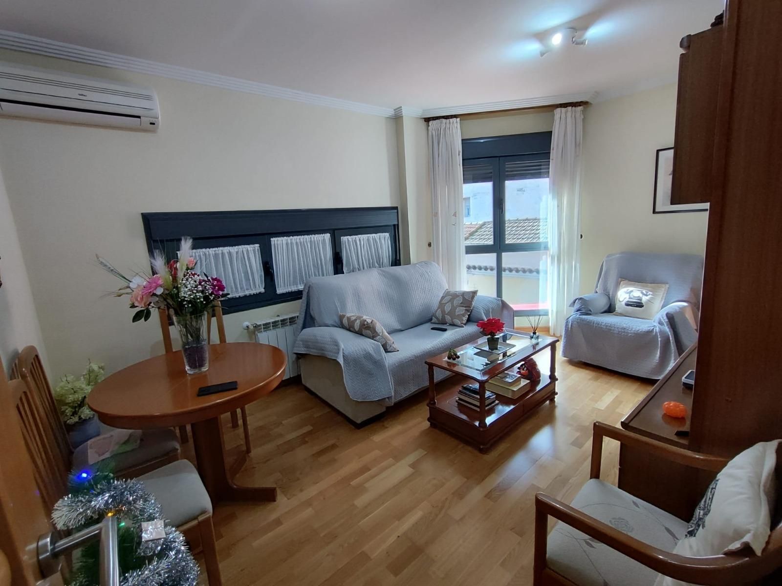 Sala de estar de Piso de alquiler en Talavera de la Reina con Aire acondicionado, Calefacción y Parquet
