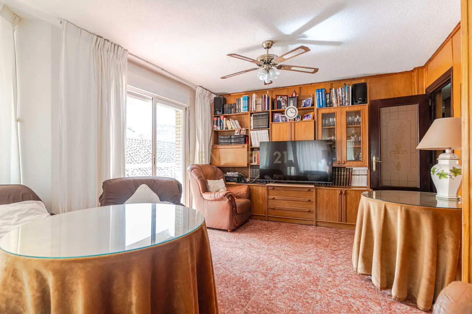 Sala d'estar de Pis en venda en Granada amb Aire condicionat