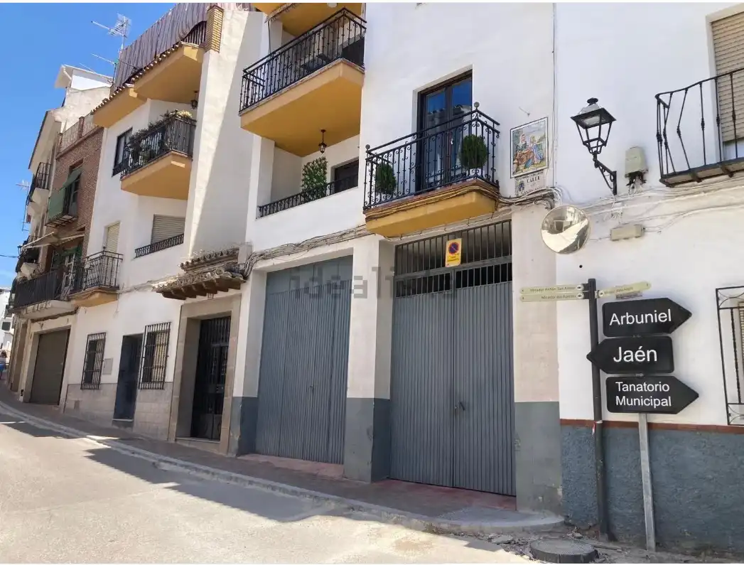 Vista exterior de Piso en venta en Cambil