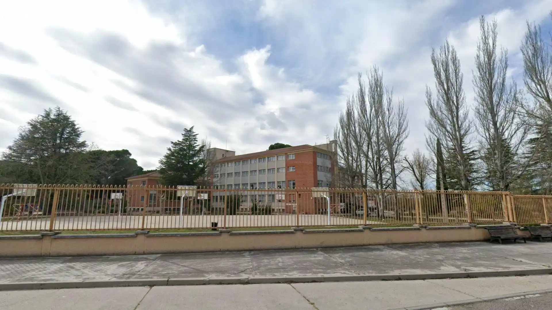 Vista exterior de Planta baja en venta en Peñafiel con Trastero