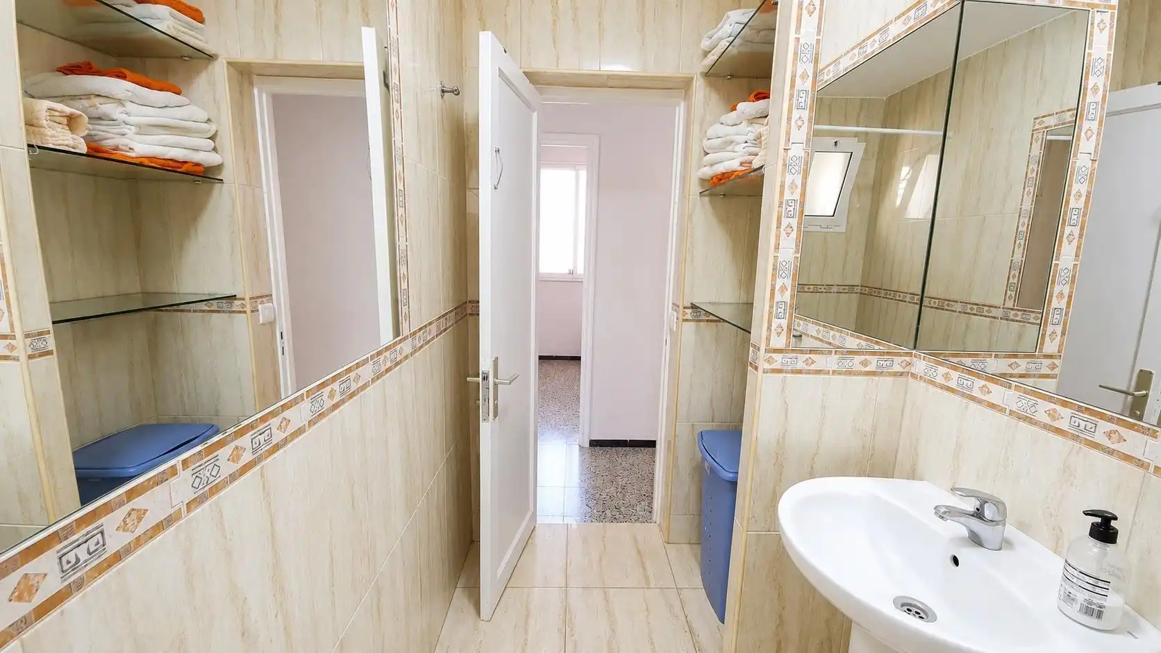 Bathroom of Flat for sale in Telde  with Storage room