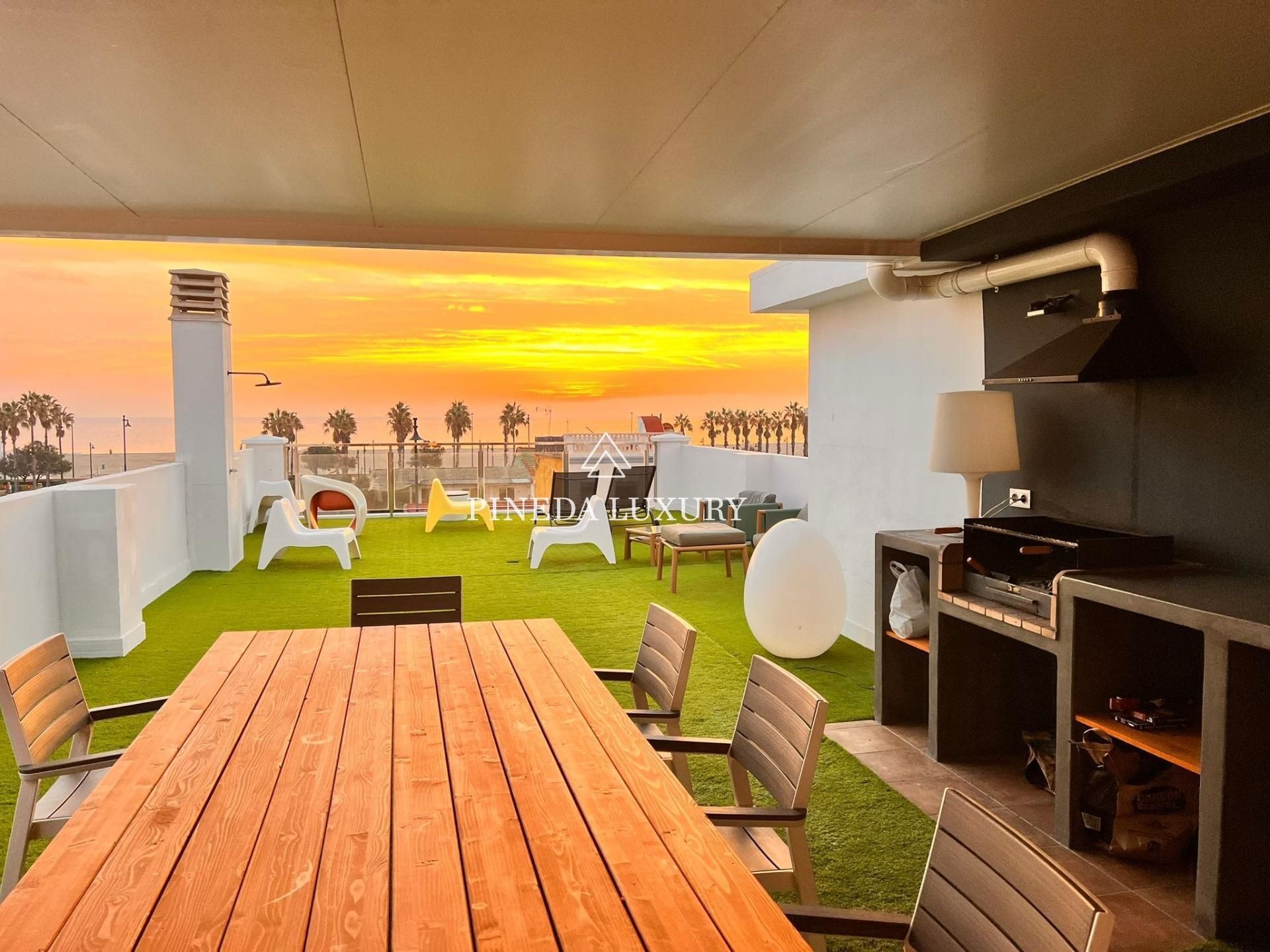 Terrace of House or chalet for sale in  Valencia Capital  with Air Conditioner, Heating and Private garden